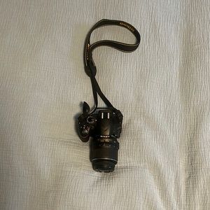 Nikon camera d3200 18-55mm 1:3.5-5.6g